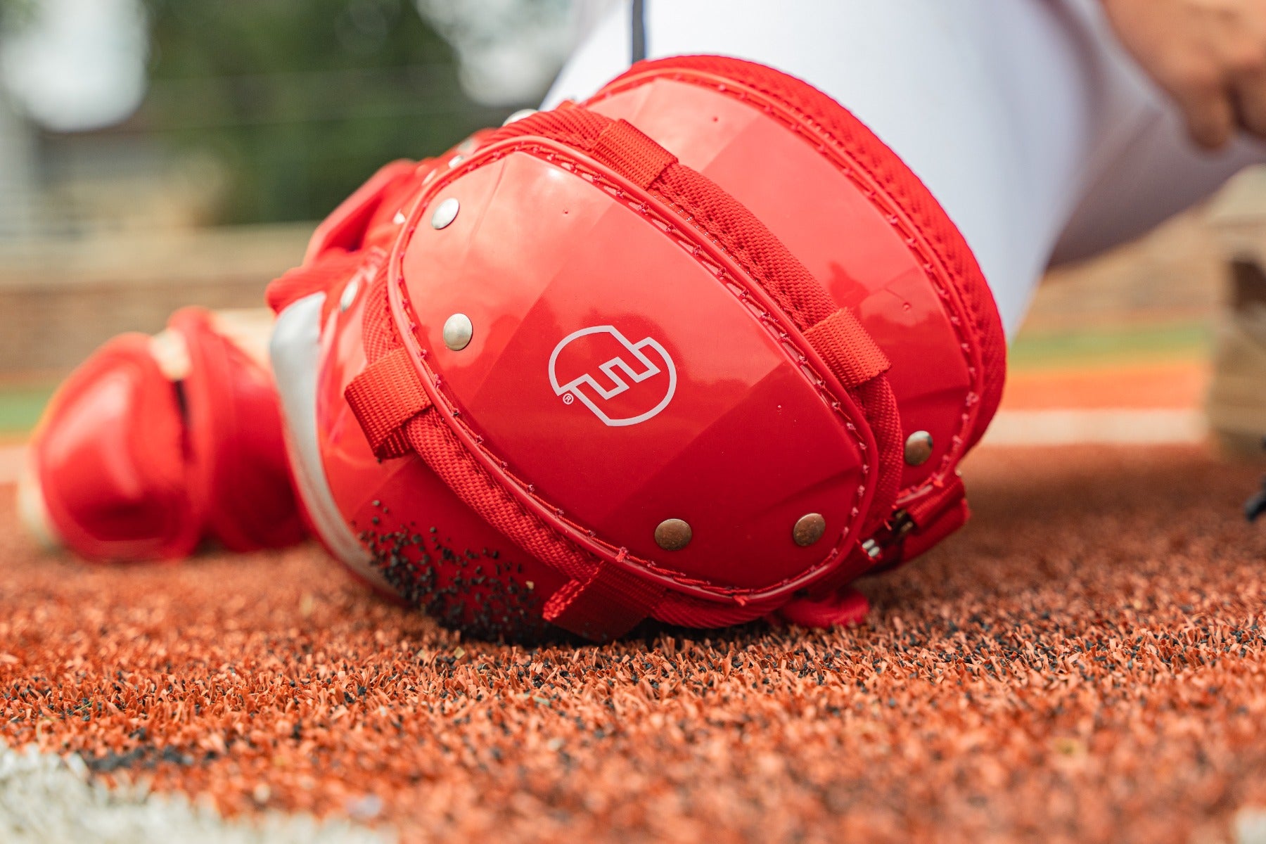 FORCE3 Defender Two-tone Catcher Leg Guards