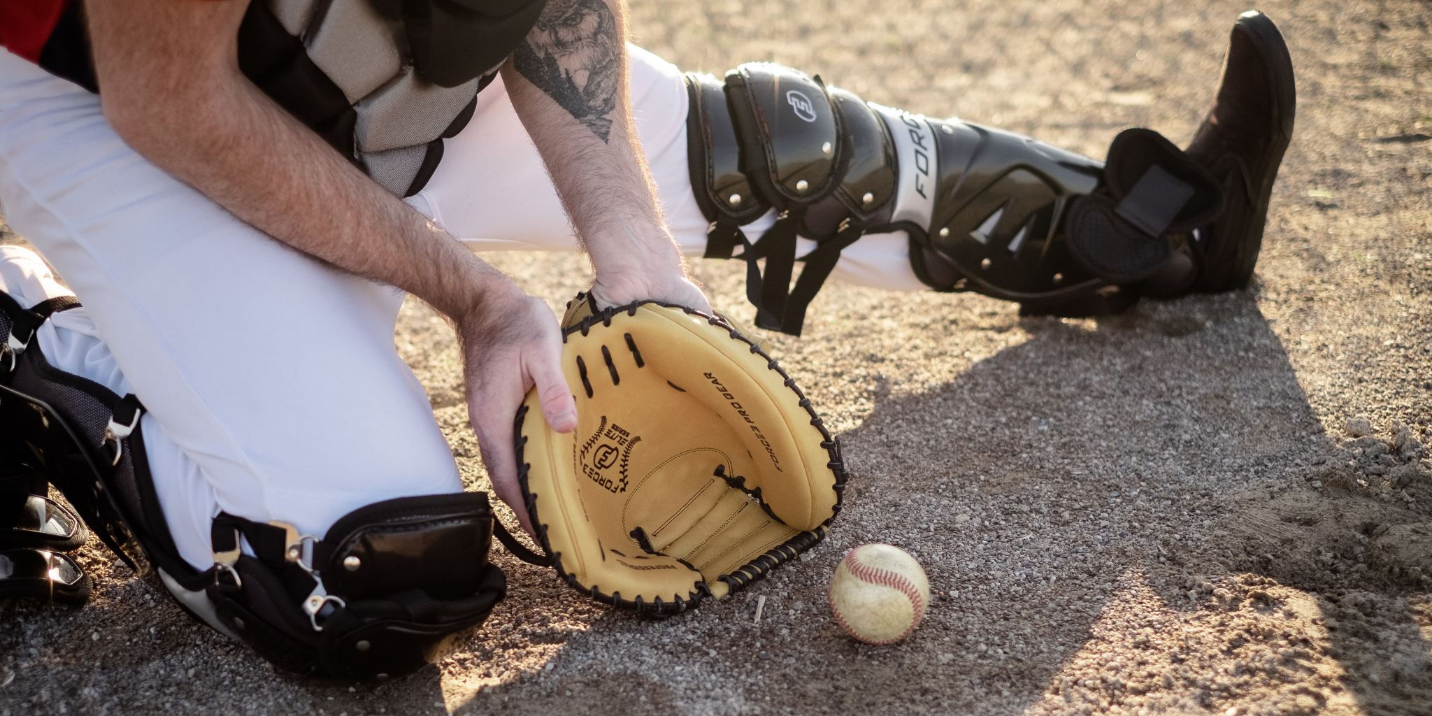 Baseball/Adult Gear/GLOVES\/MITTS