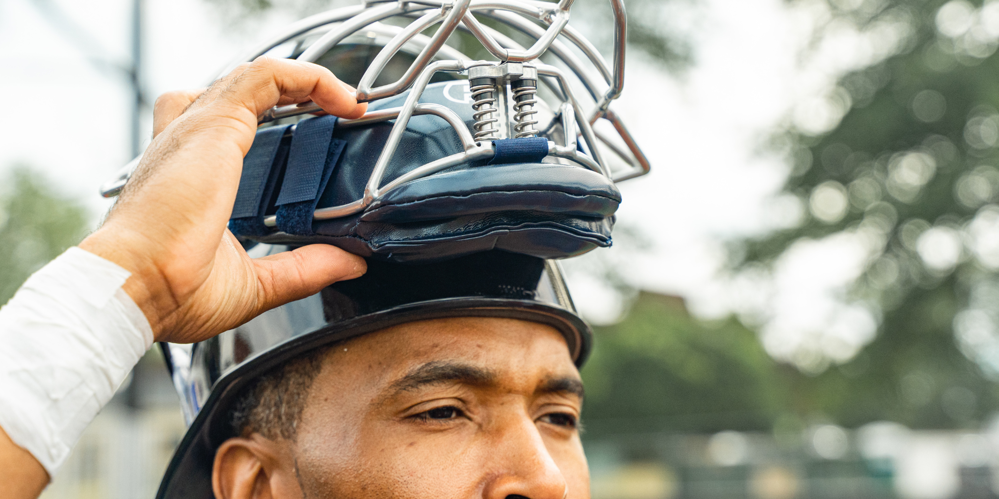 Baseball/Catching Equipment/Traditional Defender Mask